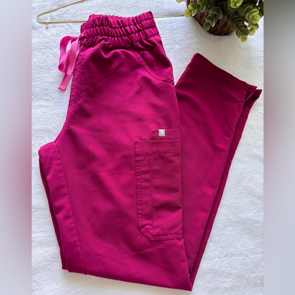 High Waisted Yola Scrub Pants || Dark Magenta || Figs